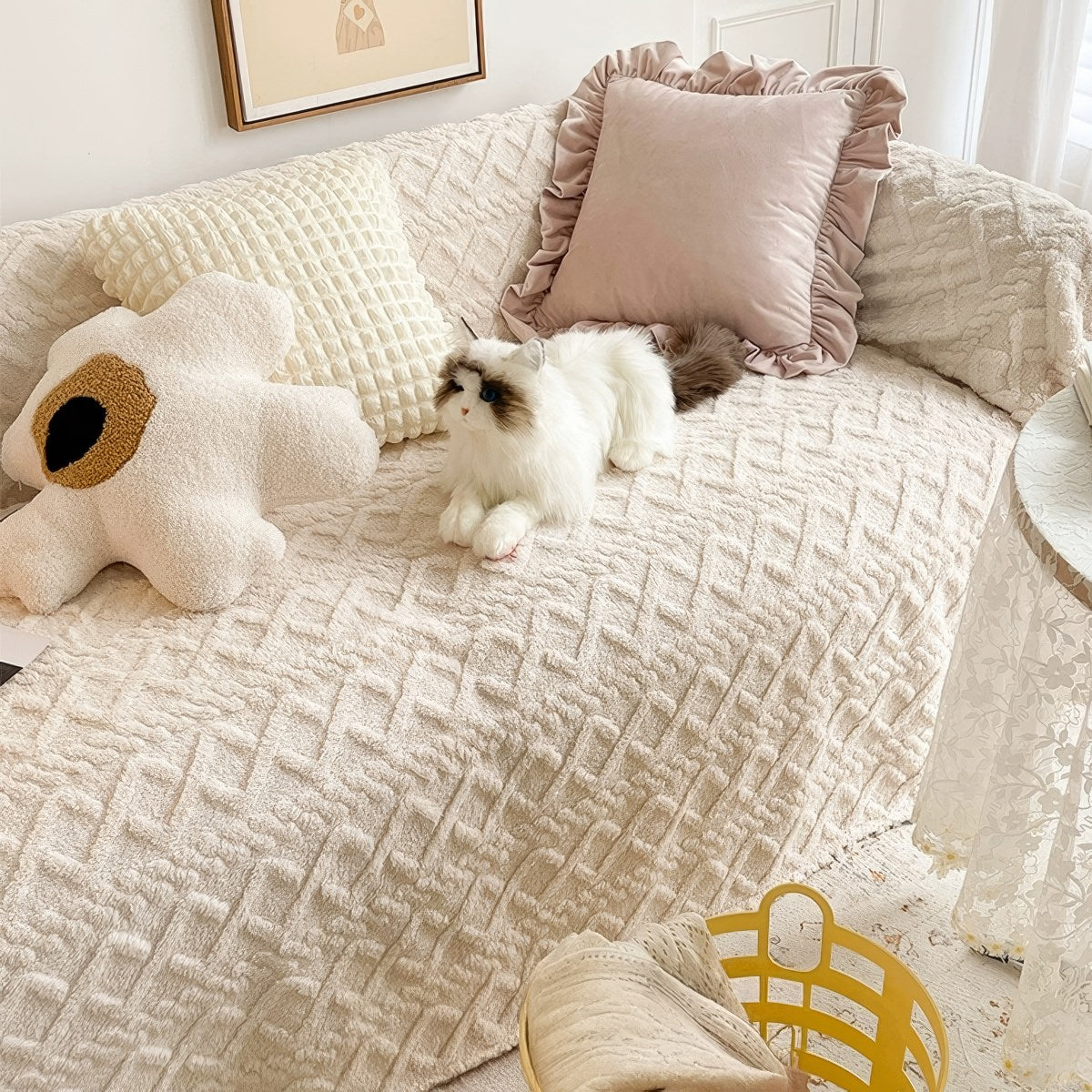 Diamond-Grid Plush Throw Blanket