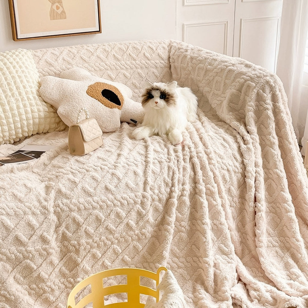 Diamond-Grid Plush Throw Blanket
