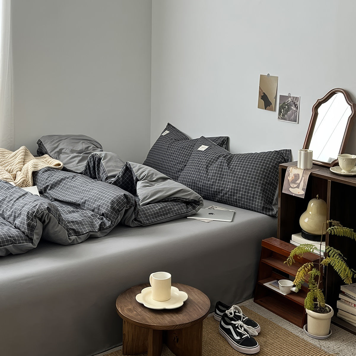 Minimalist Grey Grid Bedding Set