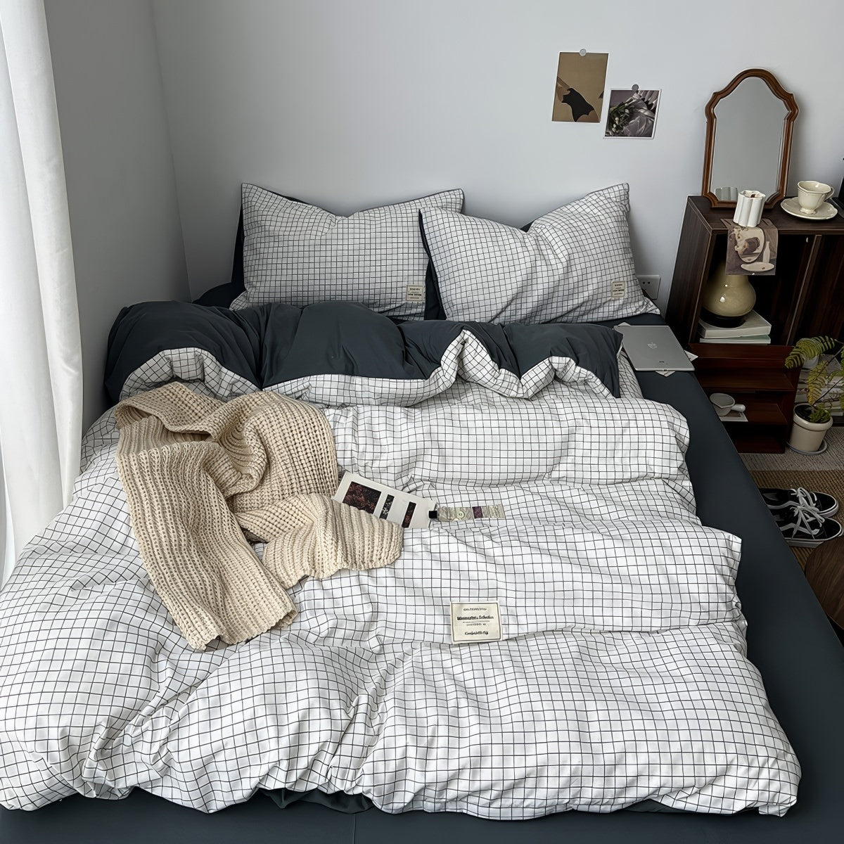 Minimalist White Grid Bedding Set